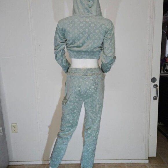 Gray velour 2 PC Set Cropped. Jacket And Joggers - Picture 3 of 3